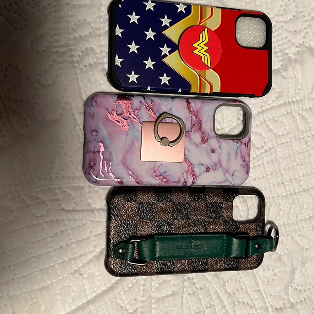 Iphone 11 Case Bundle - image 1